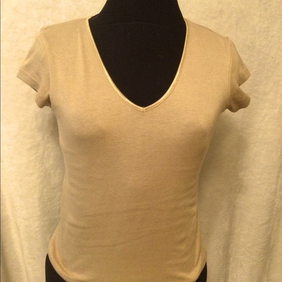 💥NWOT🦋RED PAINT🦋STRETCH TEE💥 - Picture 2 of 6